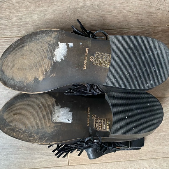 Black fringed leather booties - Picture 12 of 15